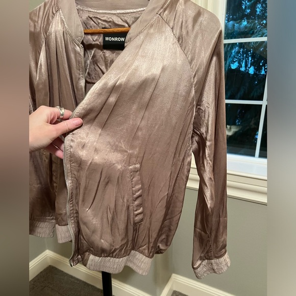 MONROW - Silky Bomber Jacket - Picture 2 of 4
